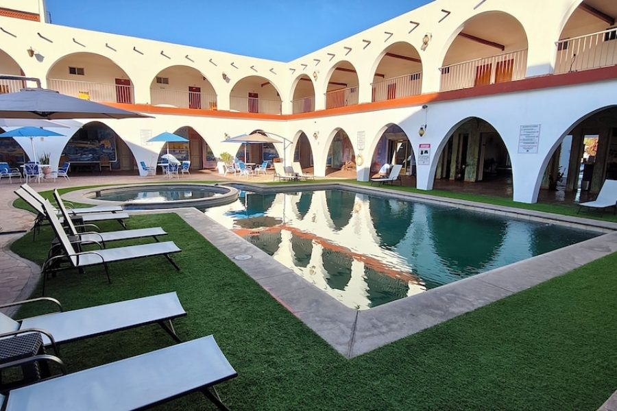 Milano - La Paz - Hotel Hacienda Bugambilias La Paz
