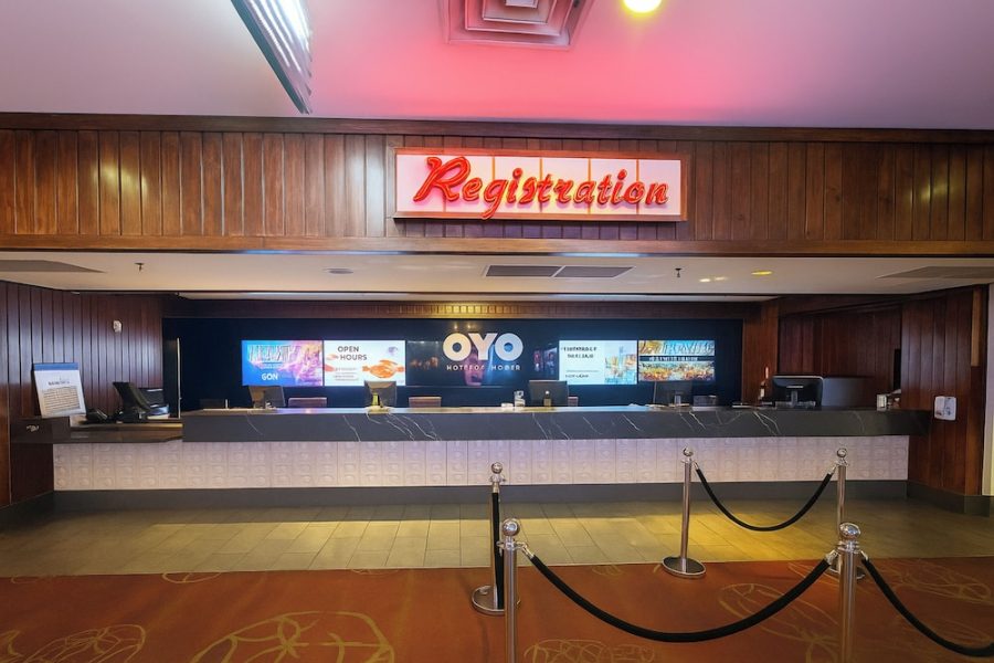 Bari - Las Vegas (NV) - OYO Hotel and Casino Las Vegas