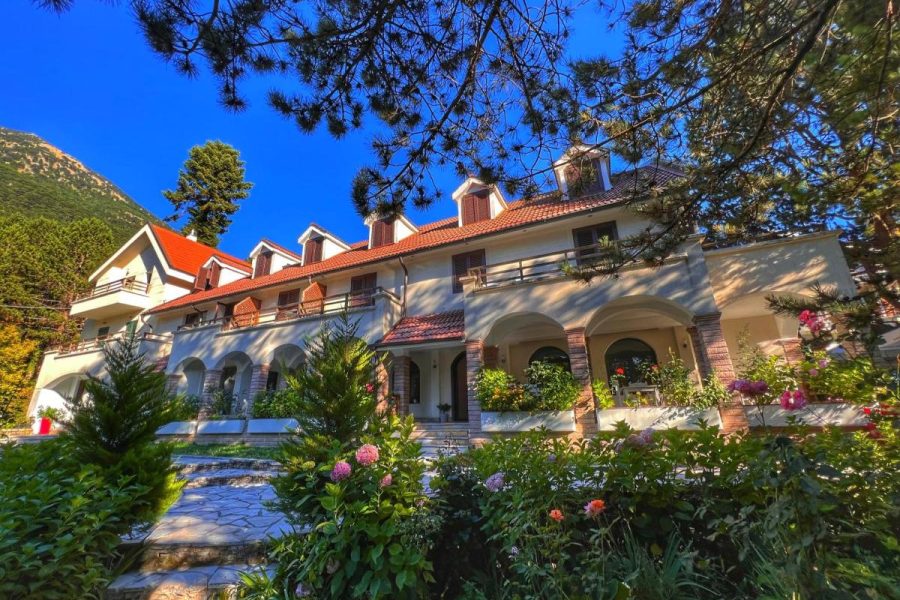 Milano - Palasë - Hotel Alpin Llogara