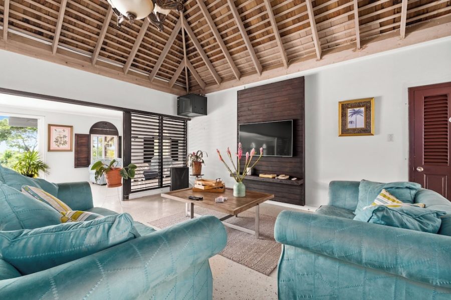Roma - Runaway Bay - Forever Summer Gorgeous 4BDR Villa