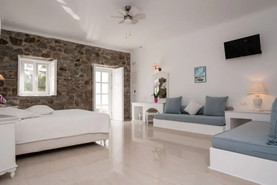 KAMARI HOTEL 4*