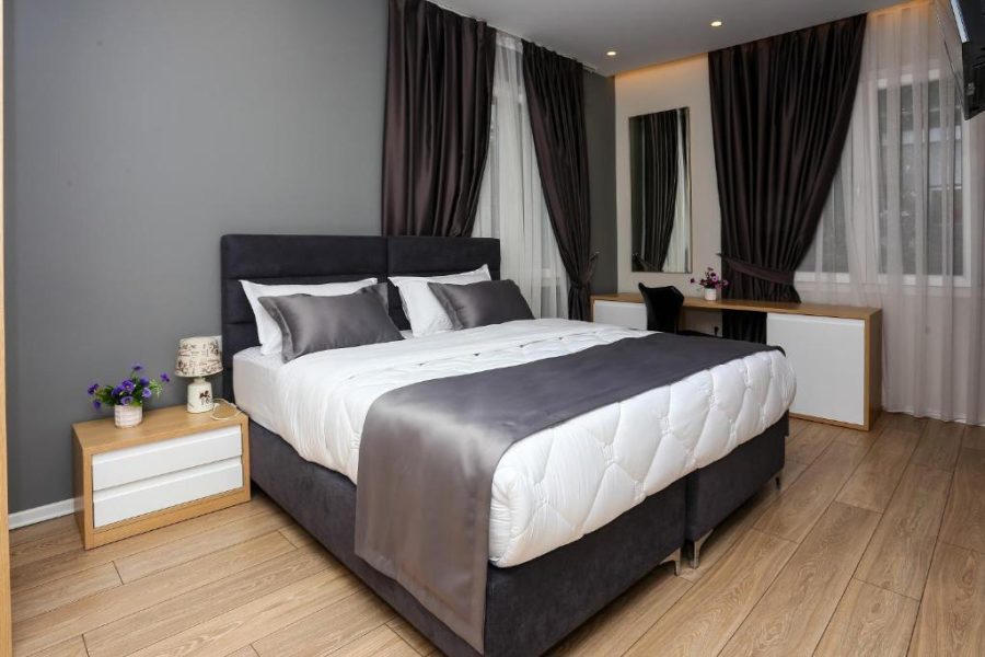 Brindisi - Tirana - Emerald Boutique Hotel
