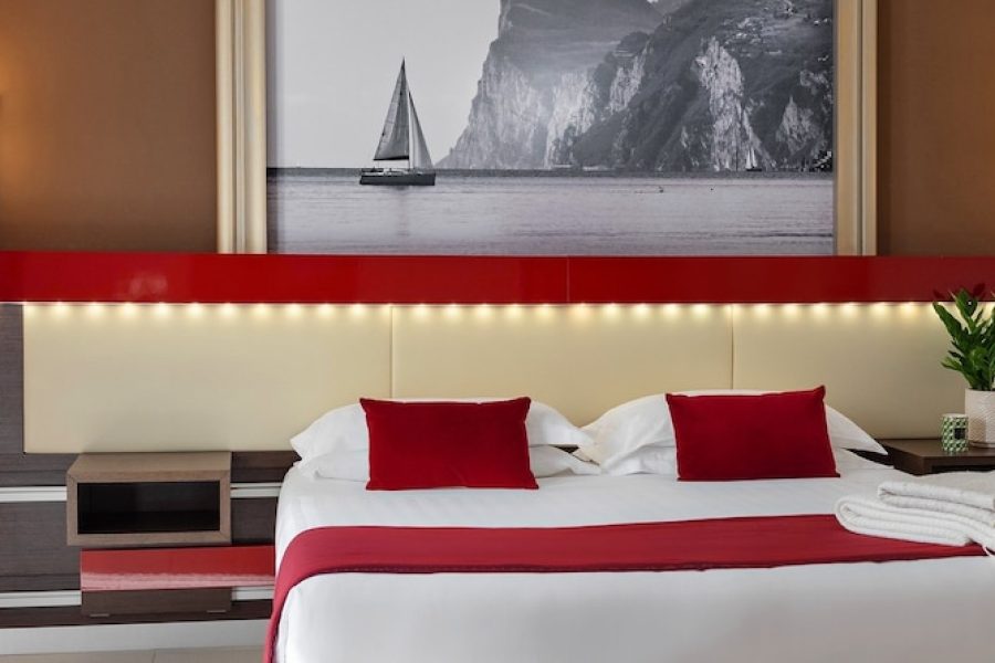 Milano - Peschiera del Garda - Kairos Garda Hotel
