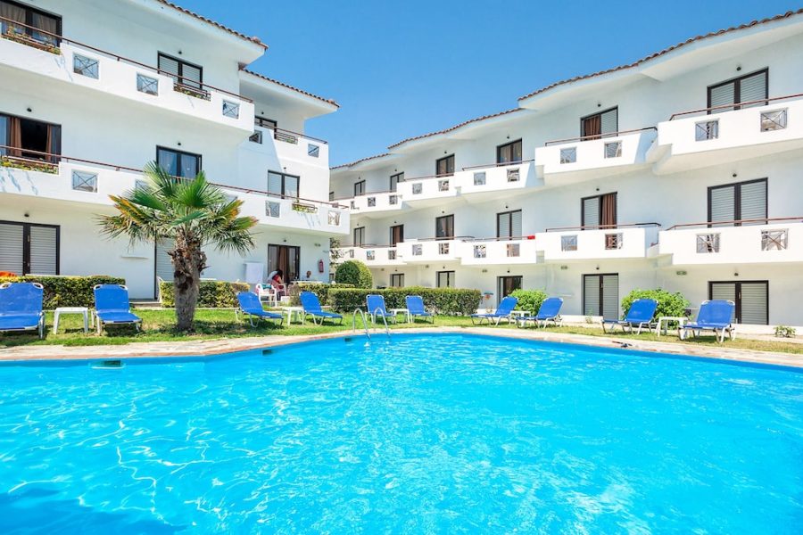 Milano - Fourka - Xenios Dolphin Beach Hotel
