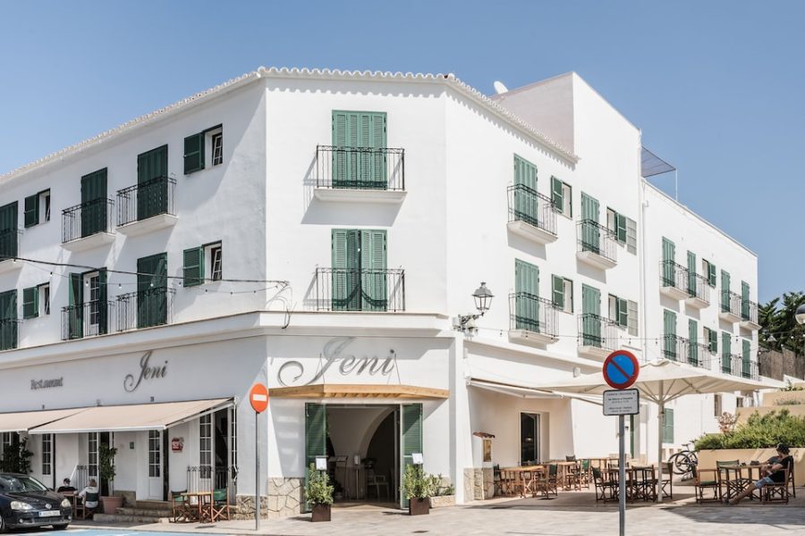 Catania - Arenal D'En Castell - Hotel Jeni & Restaurant