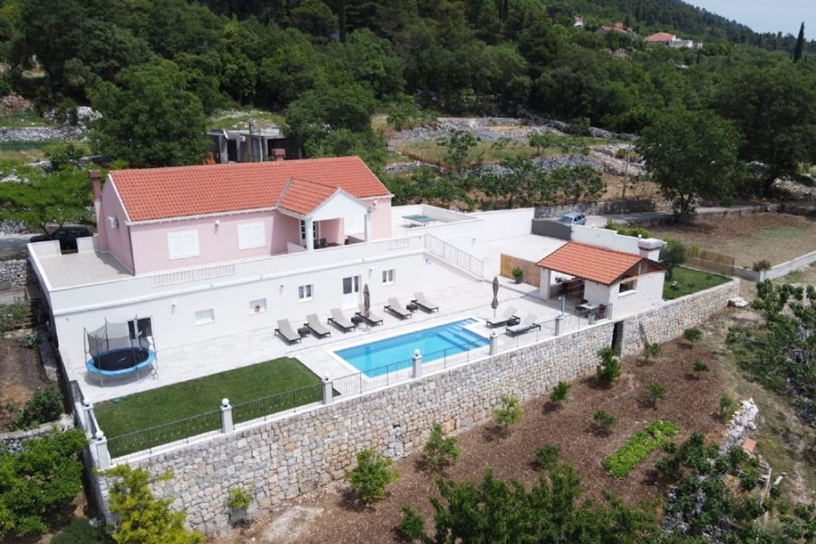 Milano - Čilipi - Villa in Gruda with Private Pool