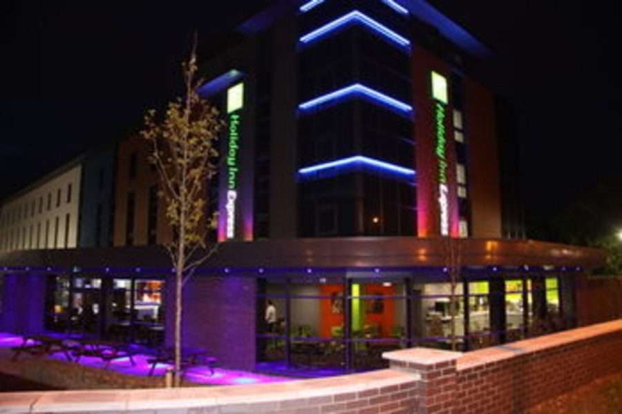 Bari - Luton - Holiday Inn Express DUNSTABLE by IHG