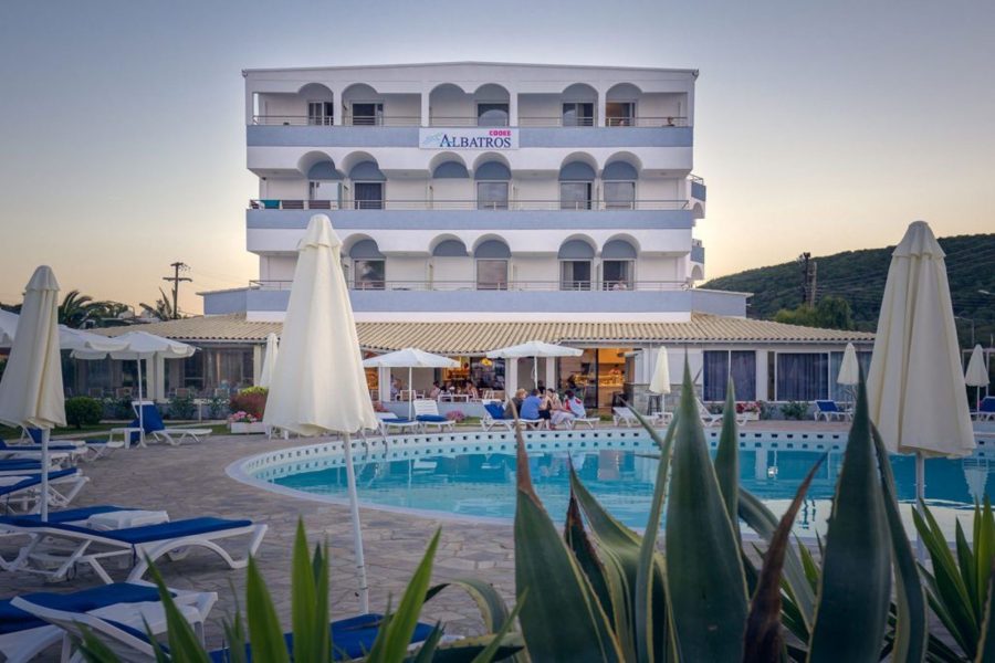 Bari - Moraḯtika - Hotel Albatros