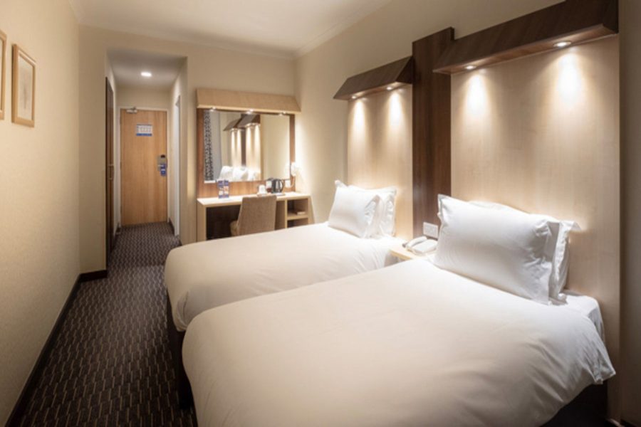 Brindisi - Londra - Royal National Hotel