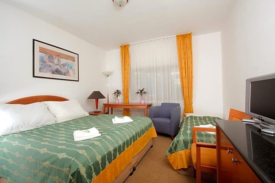 Lamezia Terme - Praga - Hotel CHOTOL
