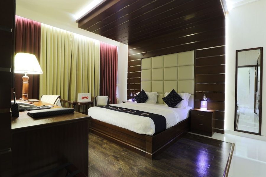 Napoli - Abu Dhabi - Queen Palace Hotel