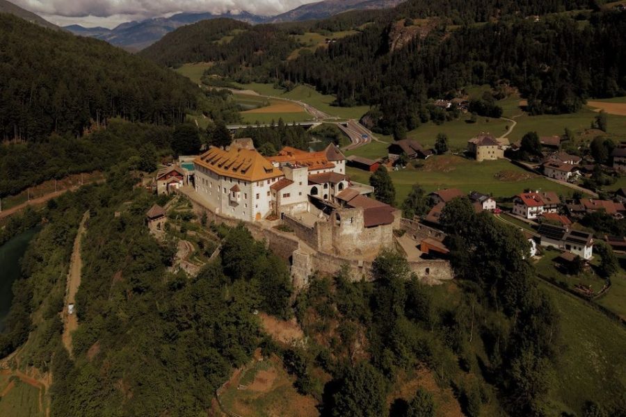 Napoli - Brunico - Castel Badia - The Leading Hotels of the World