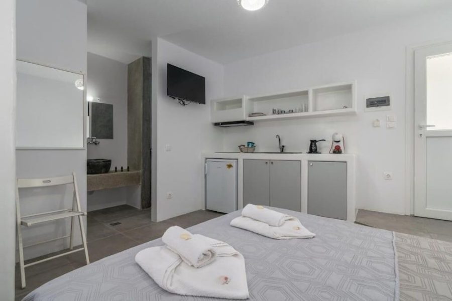 Milano - Adamas - Aqua Bay Beachfront Studios Agia Kyriaki Beach
