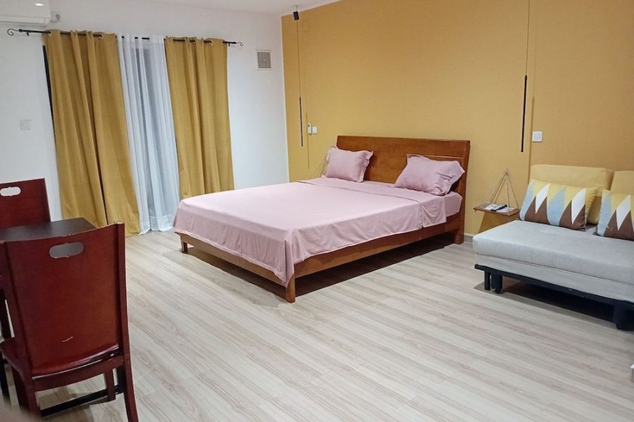 Napoli - Toamasina - OCEAN Hotel Miami Ampasimazava