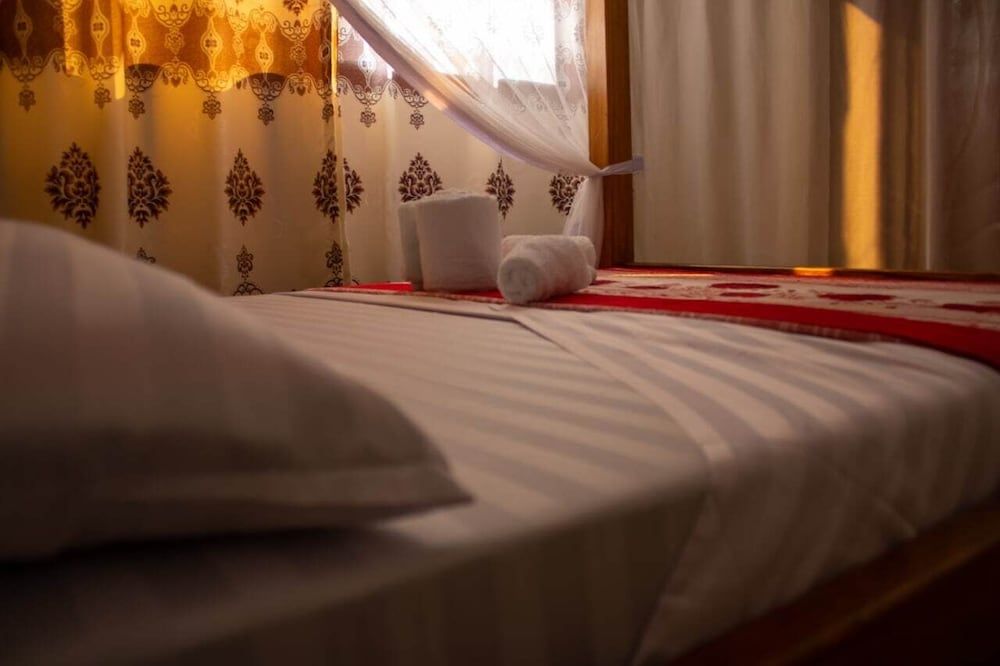 Bologna - Costa del Kenya - Pebbles Guest house Ukunda