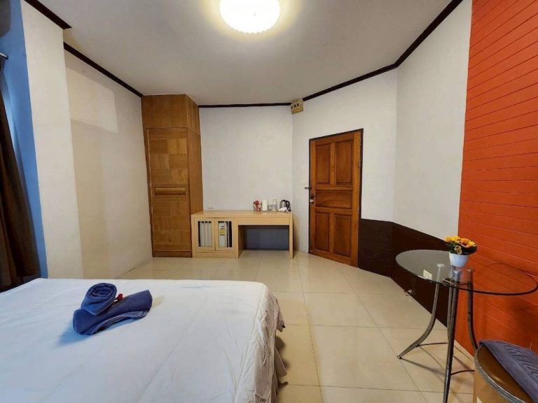 Volo + Hotel Firenze - Isola di Phuket - The Rest Phuket da 2560.72€
