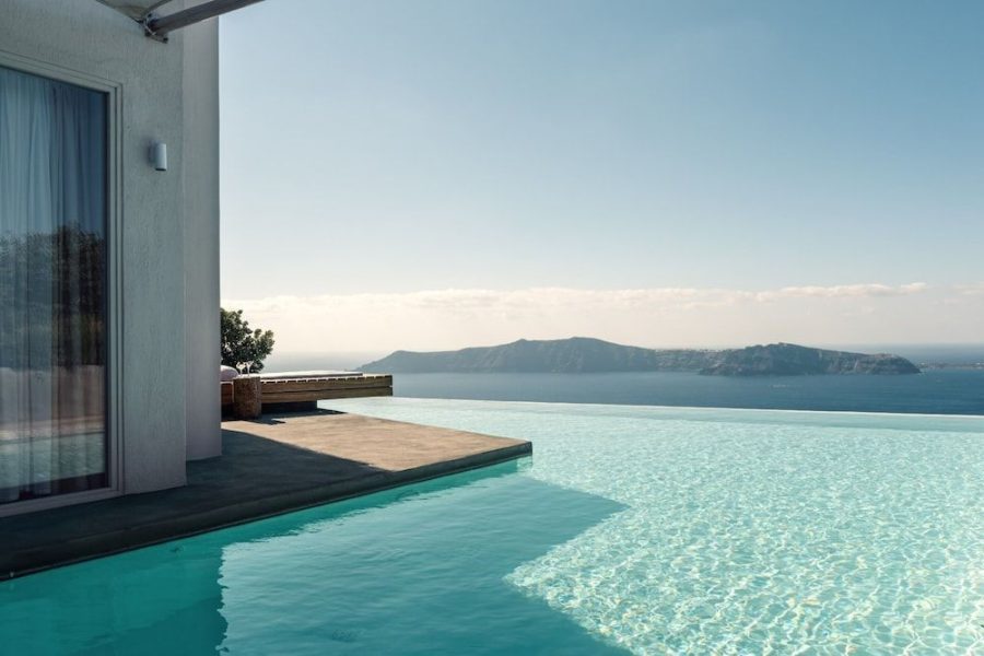 Brindisi - Santorini - West East Suites