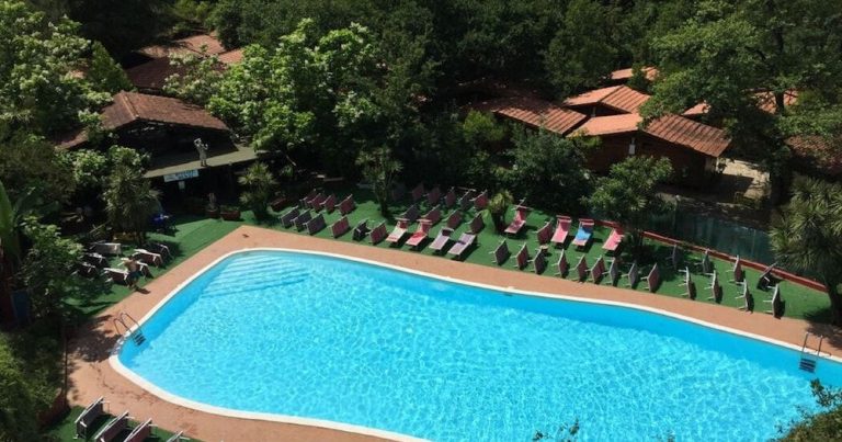 Volo + Hotel Bologna - Roma - Seven Hills Camping Village da 190.53€