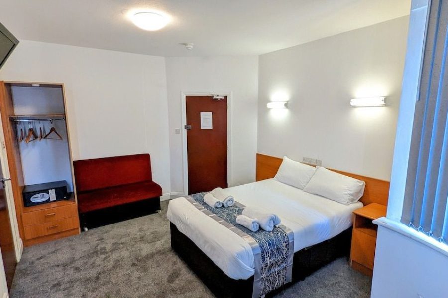 Genova - Heathrow - Heathrow Lodge Ltd