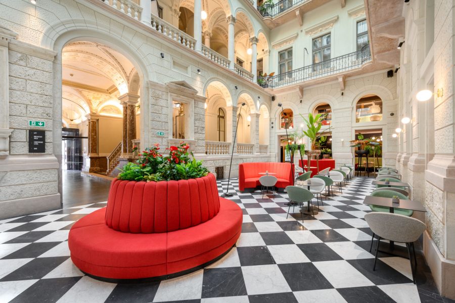 Lamezia Terme - Budapest - Hotel Oktogon Haggenmacher by Continental Group