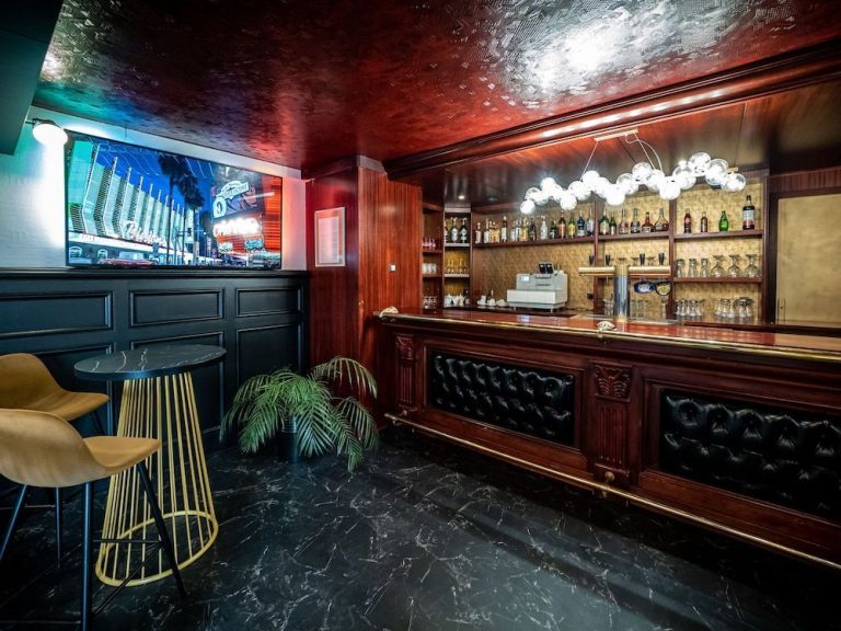 Volo + Hotel Napoli - Beauvais - Welcomotel Beauvais Aéroport da 627.53€