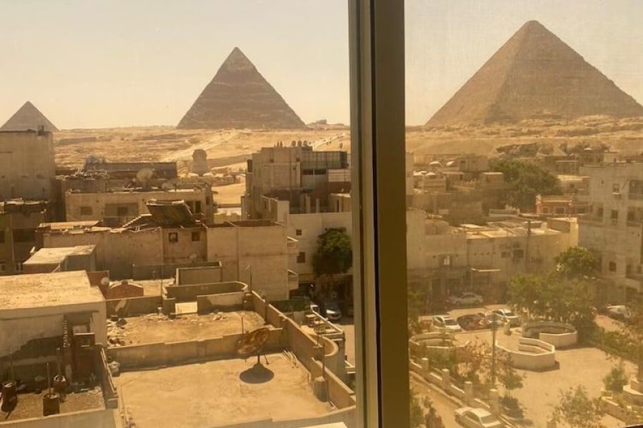 Milano - Cairo - Middle East Pyramids View