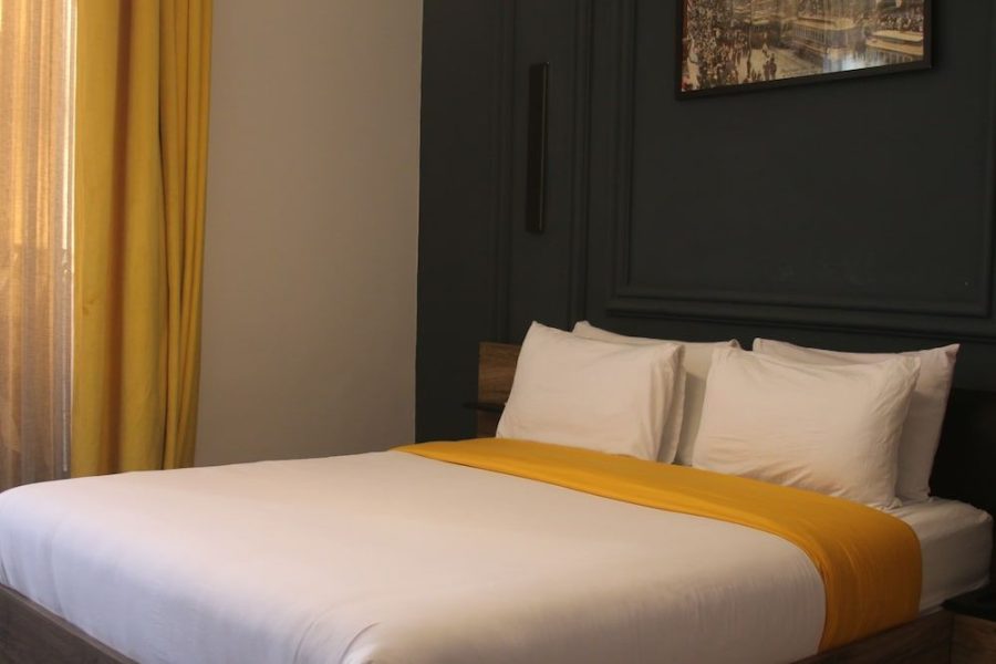 Bologna - Casablanca - The Hotel Syracuse