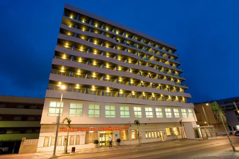 Volo + Hotel Milano - Costa Tropical - Bahía Almuñecar da 805.47€
