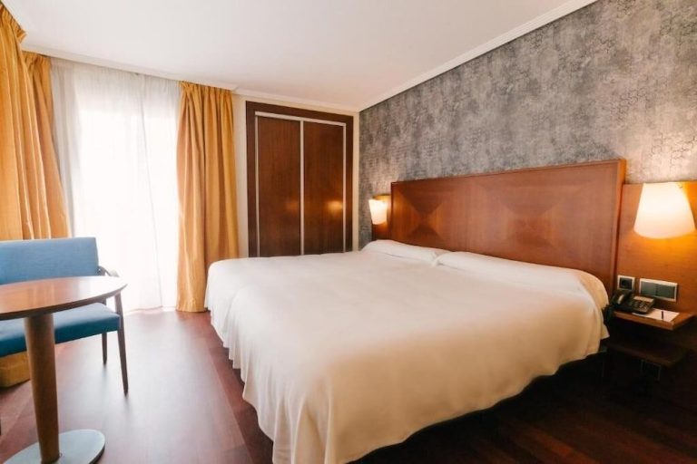 Volo + Hotel Milano - Costa di Almería - Torreluz Centro da 797.38€