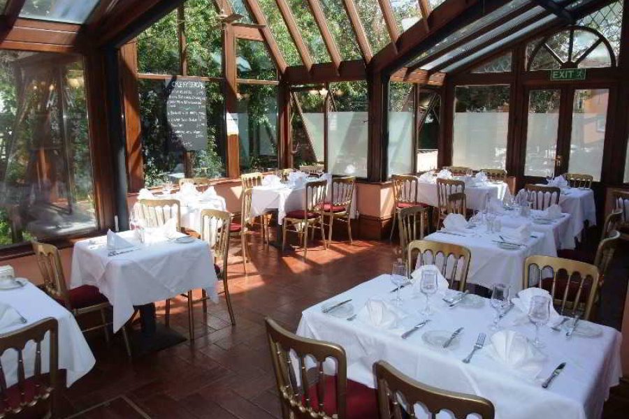 Napoli - Ilford - Harefield Manor Hotel