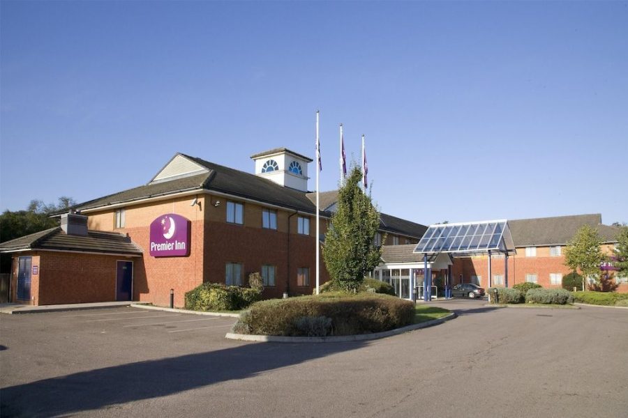 Milano - Luton - Premier Inn Luton South - M1 J9