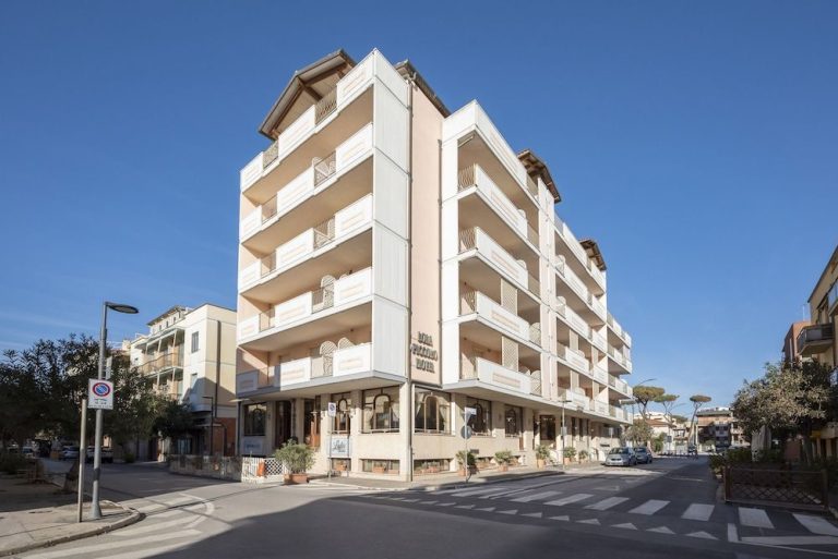 Volo + Hotel Milano - Marina di Grosseto - Appartamenti La Vecchia Posta - 50 mt dal Mare da 555.88€