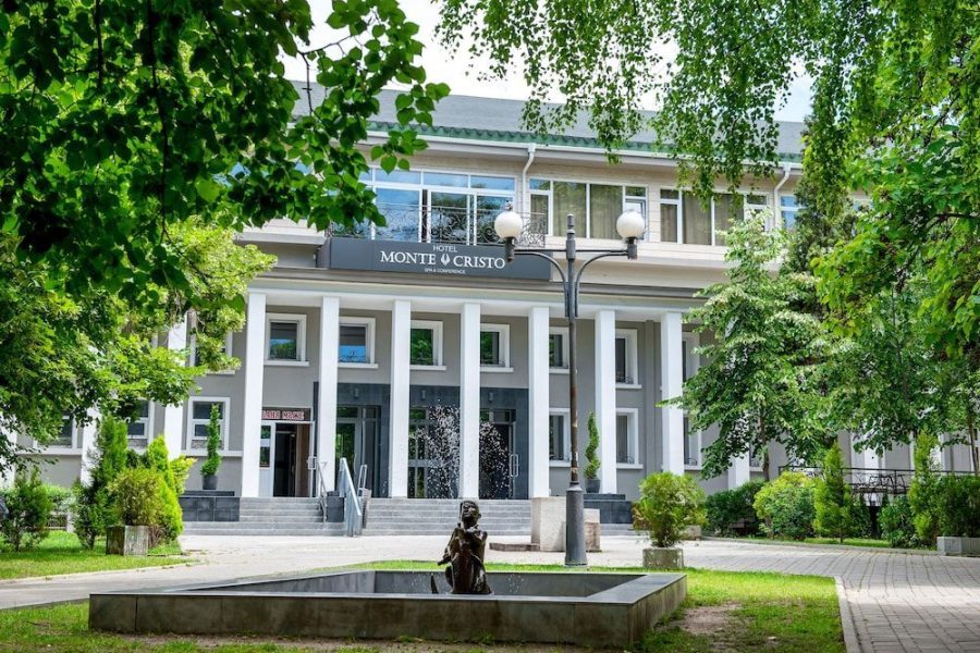 Milano - Monti Rodopi - Hotel Monte Cristo