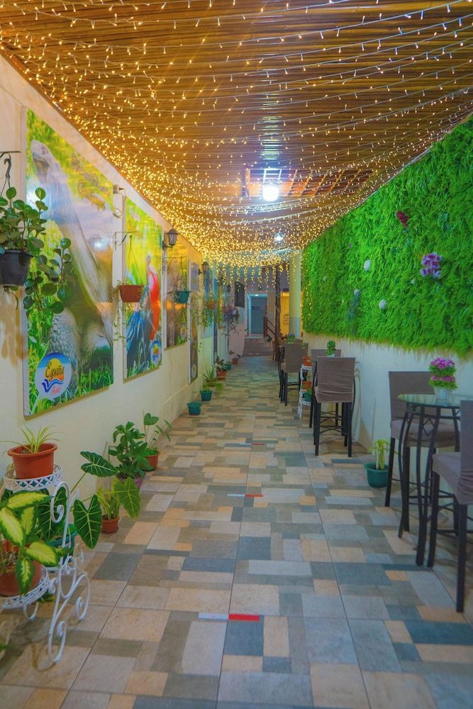 Roma - Puerto Ayora - Hostal España