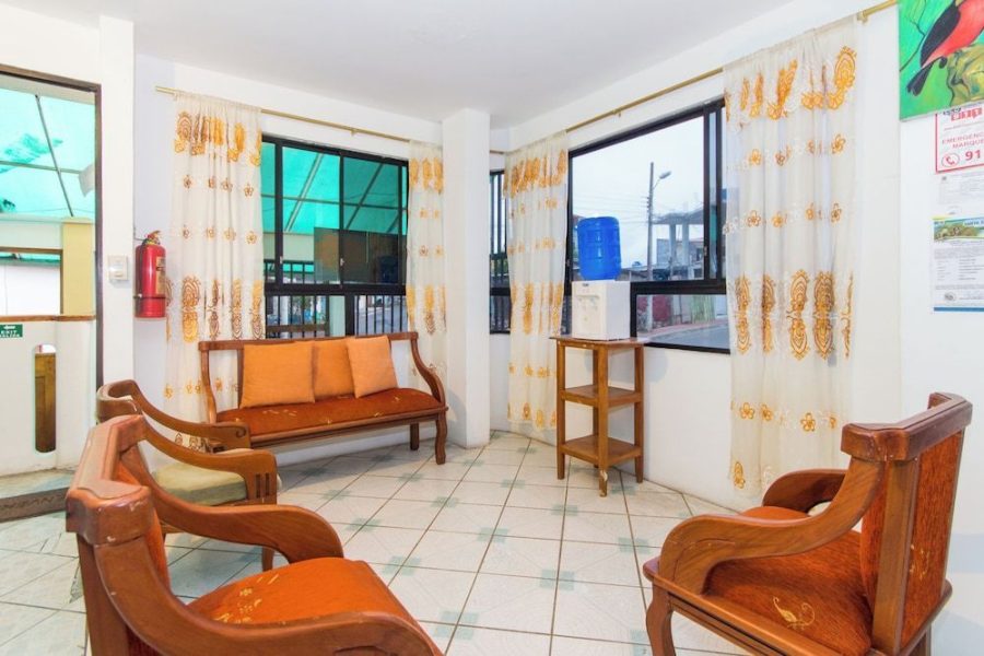 Roma - Puerto Ayora - The Island Home