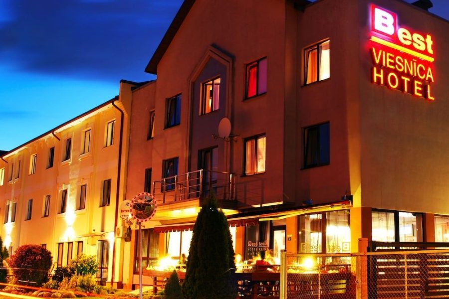 Milano - Riga - Hotel BEST with FREE PARKING