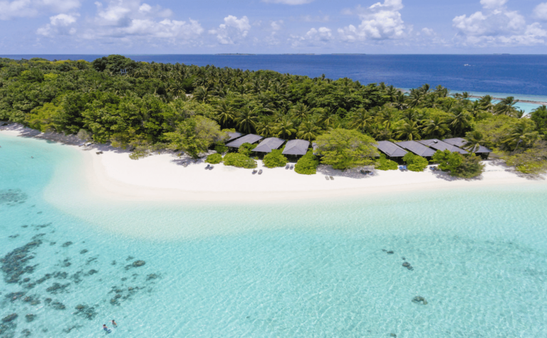 Volo + Hotel Napoli - Maldive - Royal Island All-inclusive Resort - at Baa Atoll Biosphere Reserve da 1475.66€