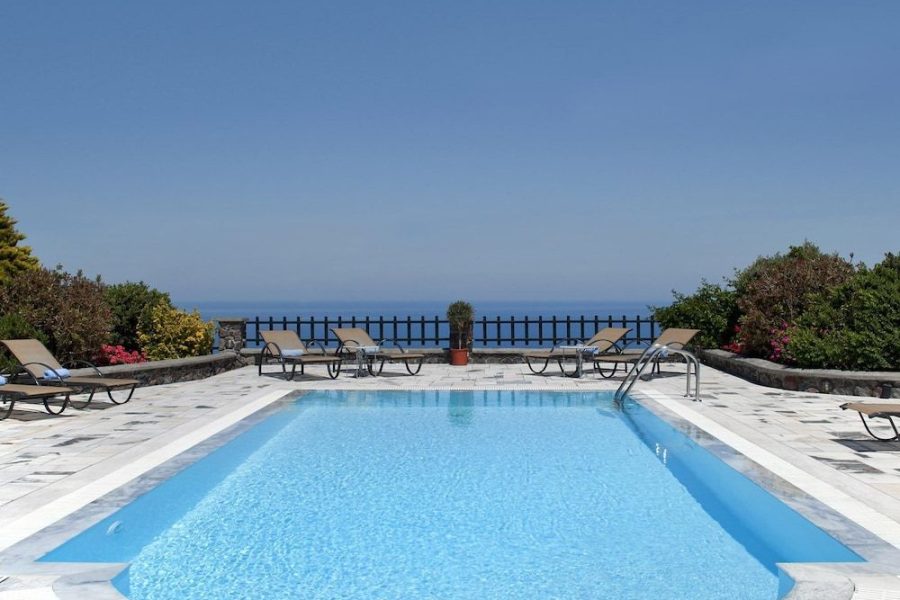 Cagliari - Santorini - Anthonas Apartments