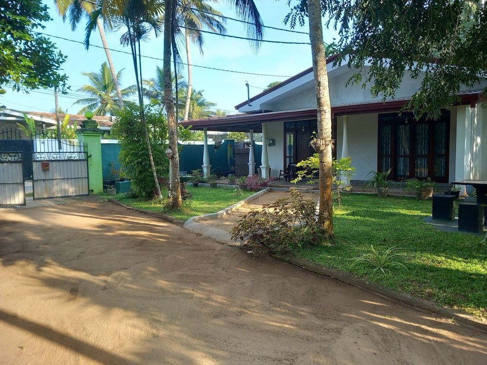 Roma - Bentota - Shenya Villa