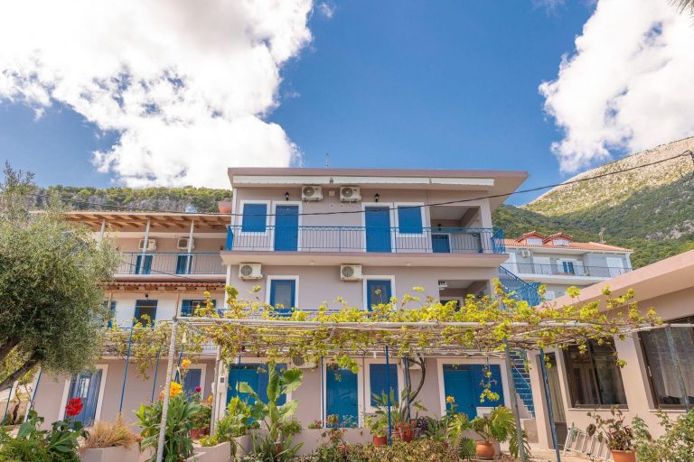 Volo + Hotel Bari - Cefalonia - Akrogiali Studios da 593.01€