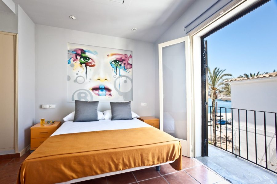 Bari - Ibiza - Ryans La Marina