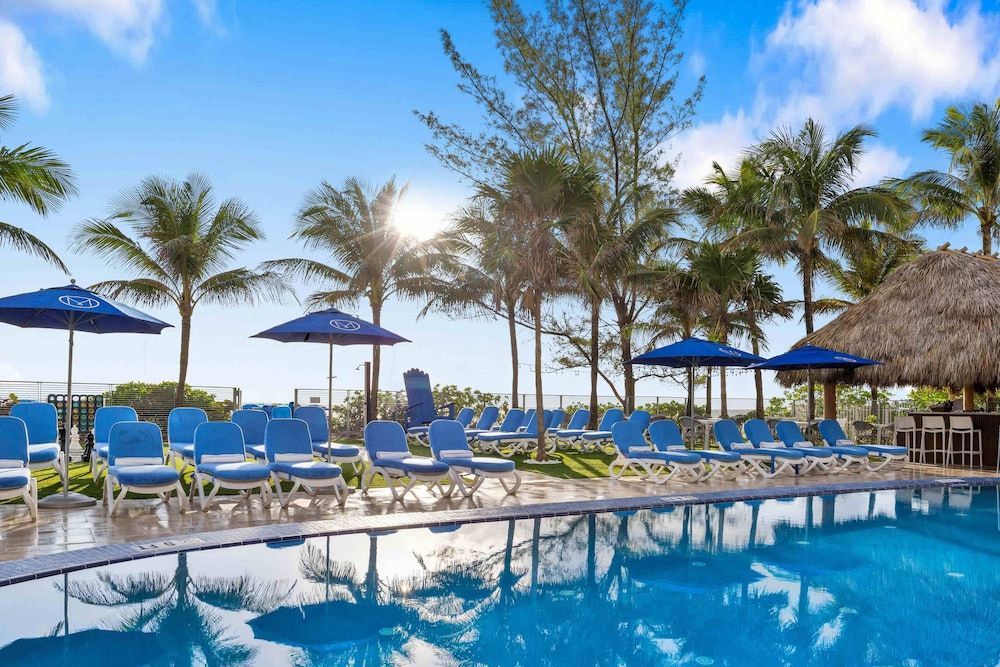 Palermo - Miami Beach (FL) - Marenas LATERAL ocean view daily refresh not included Fees collected at arrival