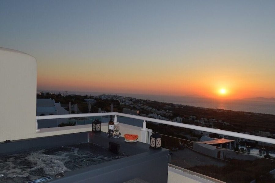 Cagliari - Santorini - Kiklamino Sunset Suites
