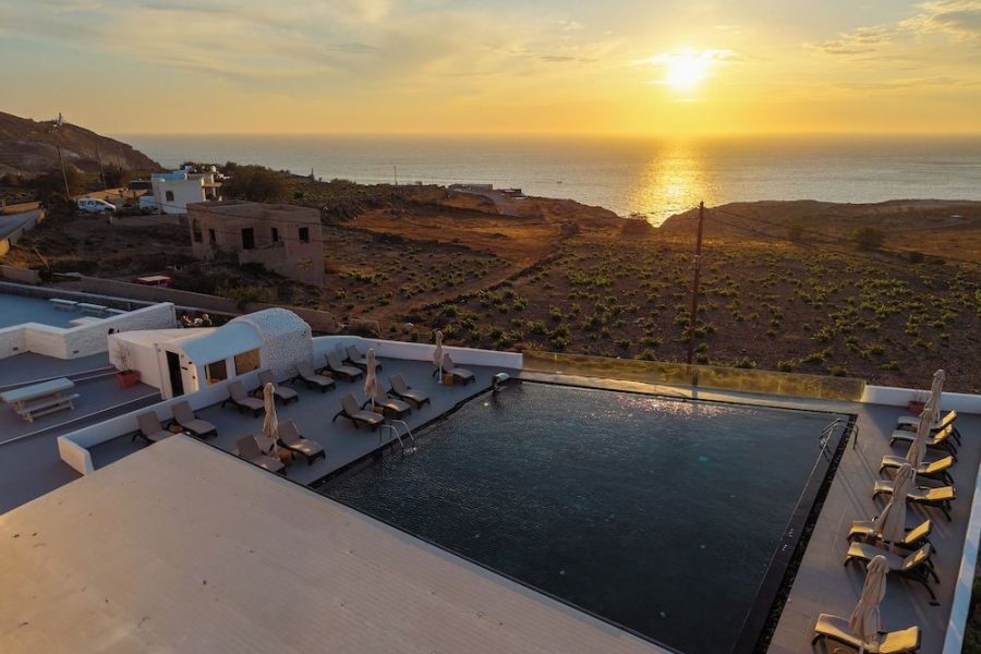 Brindisi - Santorini - Serenità Luxury Suites
