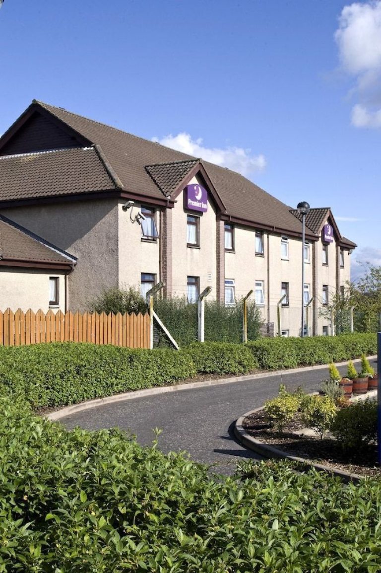 Volo + Hotel Bari - Scozia - Premier Inn Glasgow - Cumbernauld da 426.92€