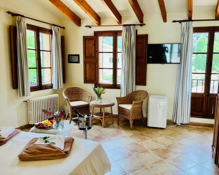 Volo + Hotel Trieste - Sóller - Hotel Rural Nou Dalt Muntanya da 1271.91€