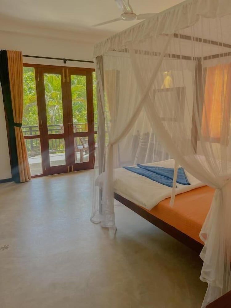 Milano - Sri Lanka - Easy Living - Hikkaduwa