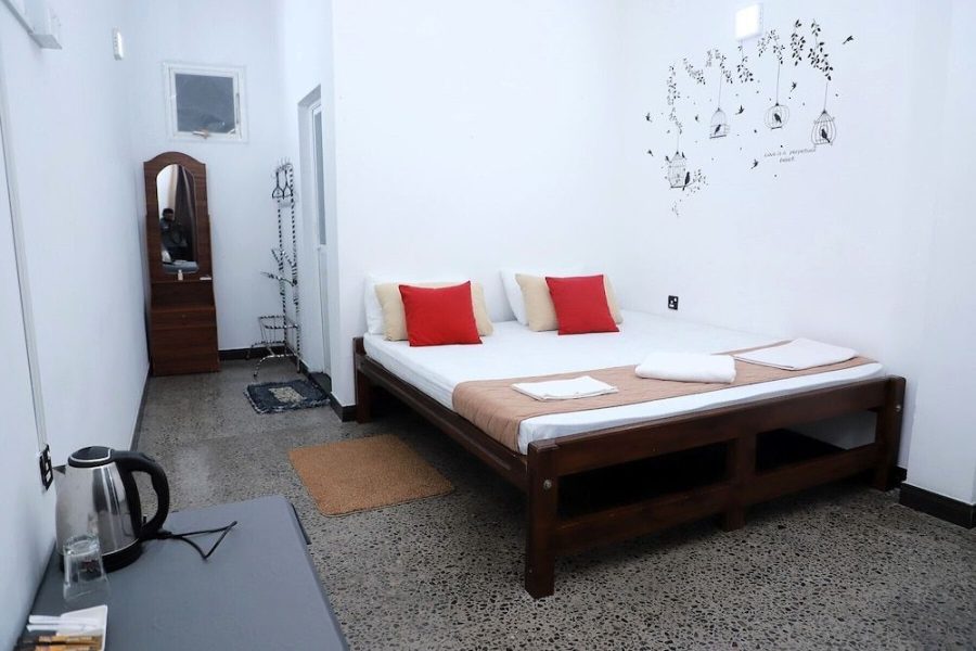 Roma - Sri Lanka - Royal Hub