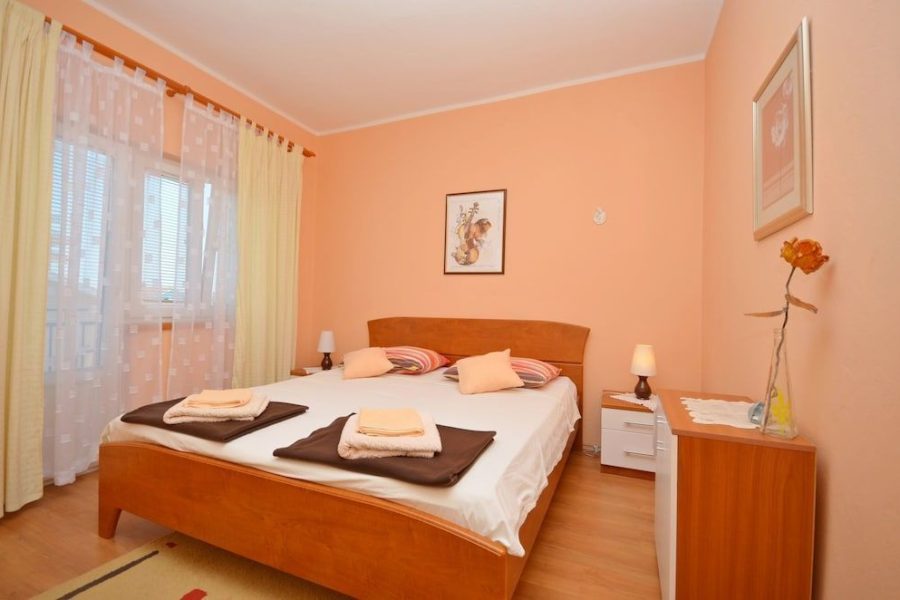 Milano - Vodice - Apartments and Room Zinka