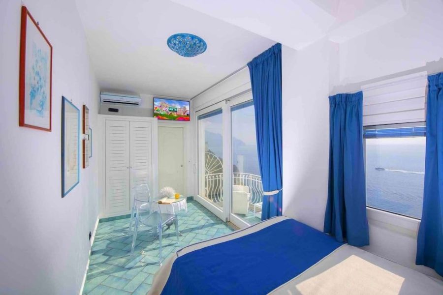 Cagliari - Costiera Amalfitana - Hotel La Ninfa